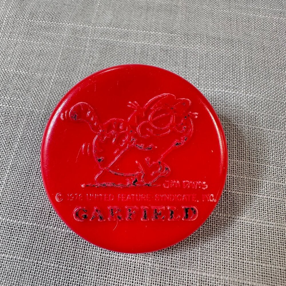 Vintage Garfield Small Red Plastic Paper Clip